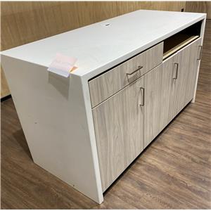 Lot 15

White Marble Top POS Counter